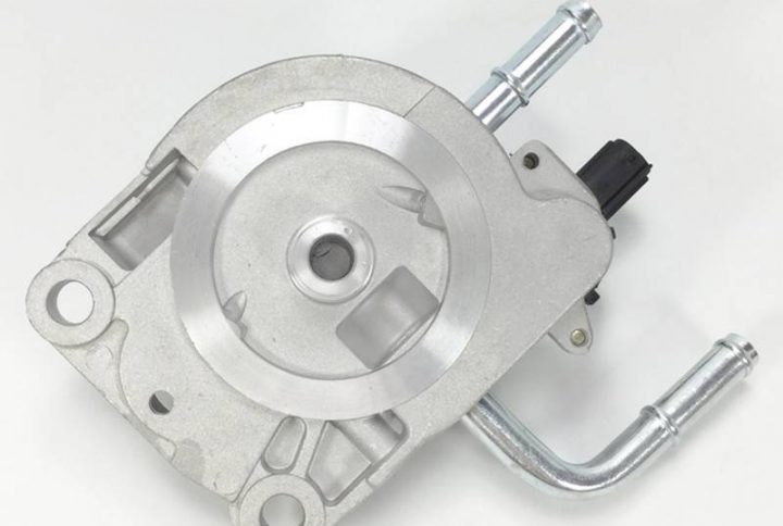 Diesel Fuel Filter Primer Pump & Bracket Assembly Prado