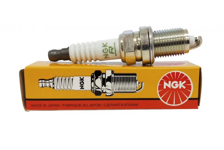 Sparkplugs Toyota Landcruiser Prado J90 /Corolla