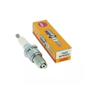 NGK Sparkplugs Range Rover,Toyota Hilux, HiAce, LiteAce, TownAce, Noah , ToyoAce Part Number: BPR5ES
