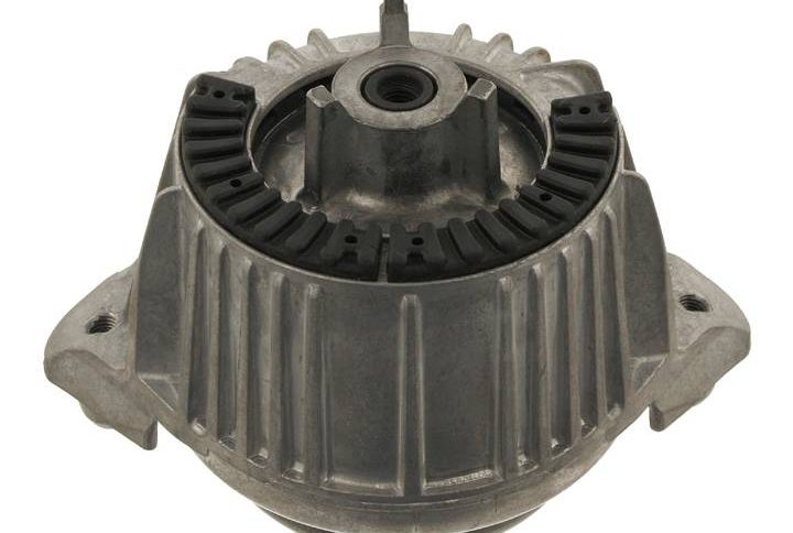 Quality Mercedes-Benz W212/S212/W204/S204 Right Side Engine Mounting in Kenya