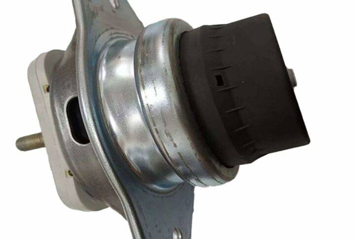 BRITPART LAND ROVER DISCOVERY 4 / RANGE ROVER SPORT L320 ENGINE MOUNTING IN KENYA AT THE BEST PRICE