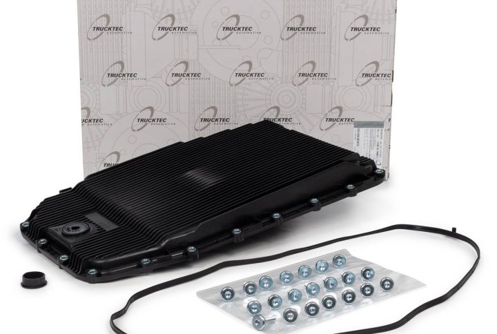 LAND ROVER DISCOVERY 3 / 4 TRANSMISSION OIL SUMP IN KENYA