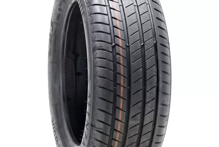 BRIDGESTONE 235/55R19 RUNFLAT TYRES IN KENYA