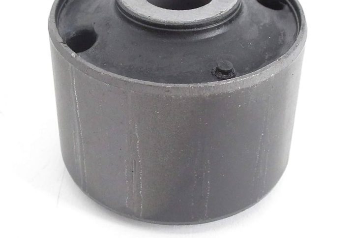 LEXUS / TOYOTA LAND CRUISER FRONT BIG ARM BUSH IN KENYA