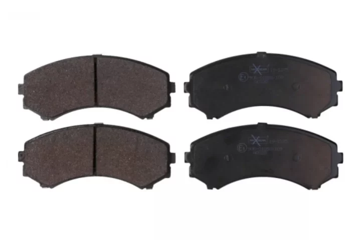 OTOTEQ ( MATATU SPECIAL ) NISSAN VANETTE SK22 / SK82 FRONT BRAKE PADS SET PART NO : 41060-HA025 - P4667 : D6085