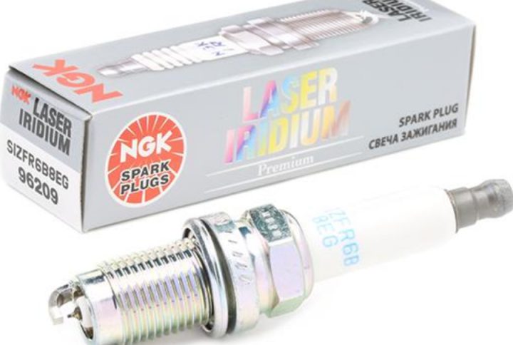 VOLKSWAGEN TOURAN 1T2 , GOLF MK6 , PASSAT B7 1.4 TSI SPARK PLUG
