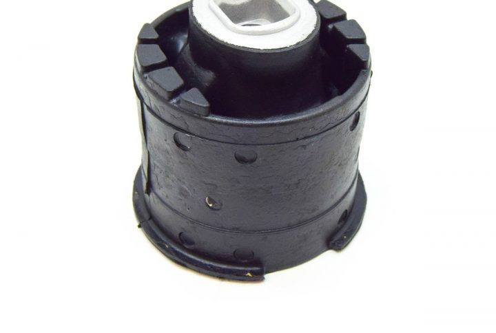 LAND ROVER RANGE ROVER VOGUE L322 REAR CROSS MEMBER BUSH