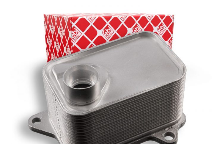 VOLKSWAGEN GOLF MK6 / MK7 2.0 L TSI ENGINE OIL COOLER