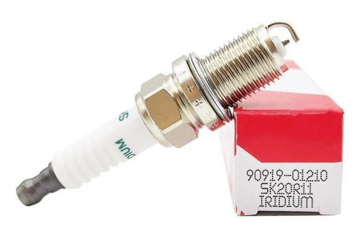 TOYOTA RAV4 ACA21 / ACA30 1AZ-FE , ACA28 / ACA33 2AZ-FE SPARK PLUG