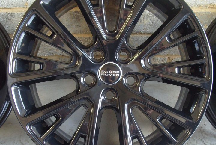 fullLAND ROVER OE 22 INCH ALLOY RIMS