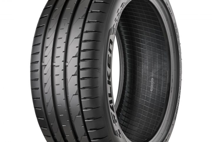 FALKEN AZENIS FK520 245/40R18 97Y XL TYRE