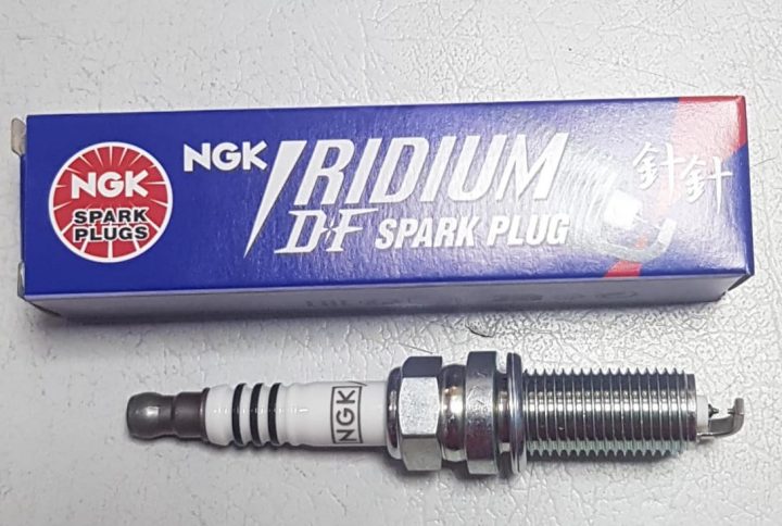 TOYOTA VOXY / NOAH HYBRID ZWR80G / ZWR80W 2ZR-FE 1.8 L SPARK PLUG